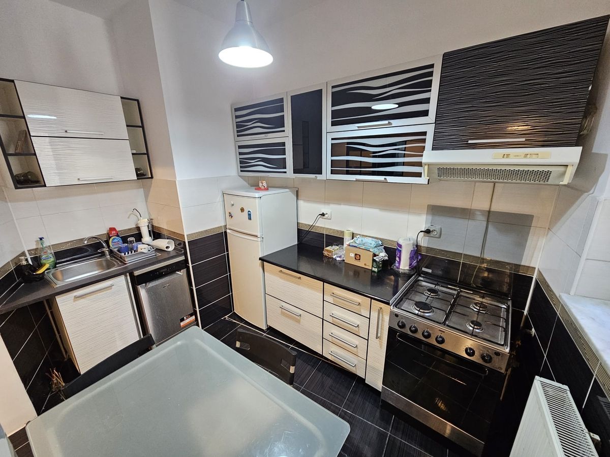 OPORTUNITATE DE VÂNZARE | 3 CAMERE ÎN VILA | CENTRALA PROPRIE  | ZONA DECEBAL - Poză 2