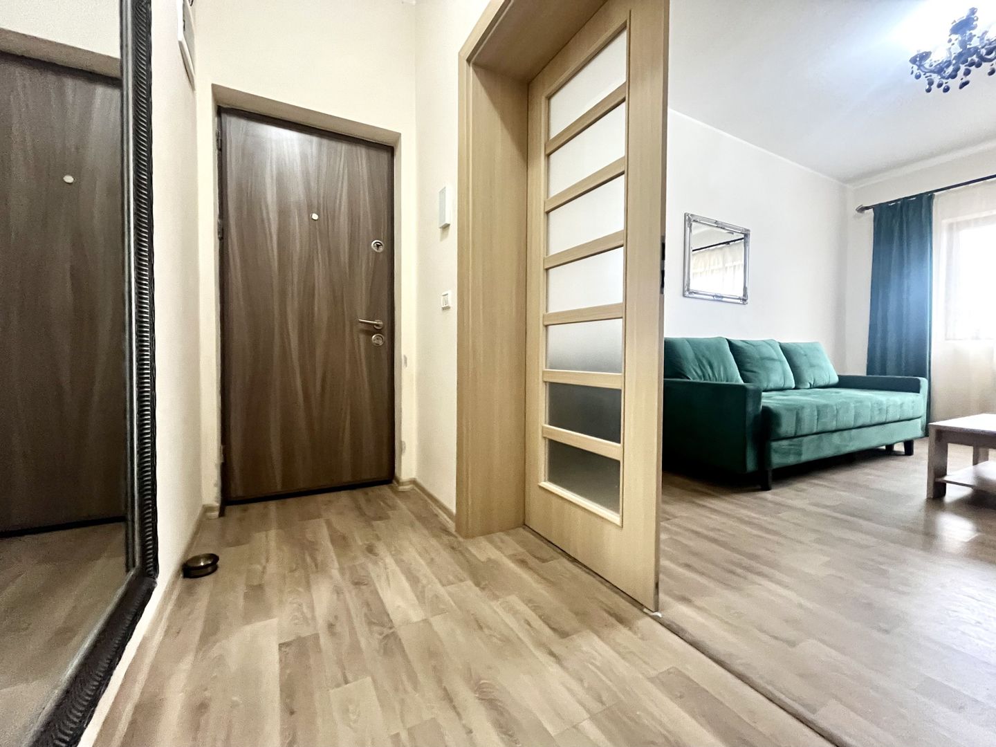 2 camere, decomandat, modern si primitor, la intrare in Dumbravita - Poză 6
