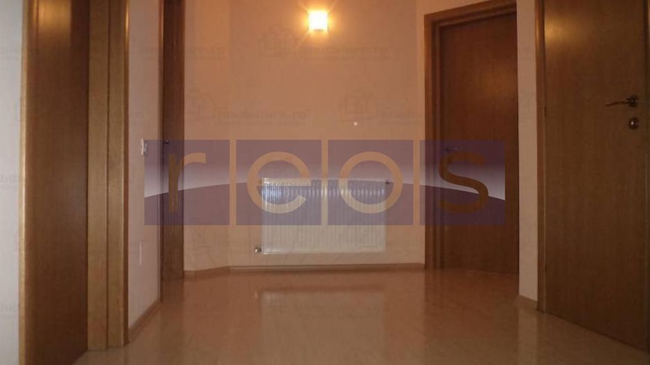 VILA 300MP | SISESTI | COMPLET RENOVATA | CURTE | 4 LOCURI DE PARCARE - Poză 13