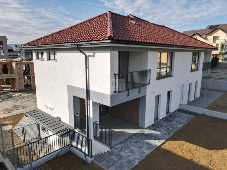 Vânzare Casă Unifamilială Cuplată | Acces privat | Tehnologii premium - Poză 3