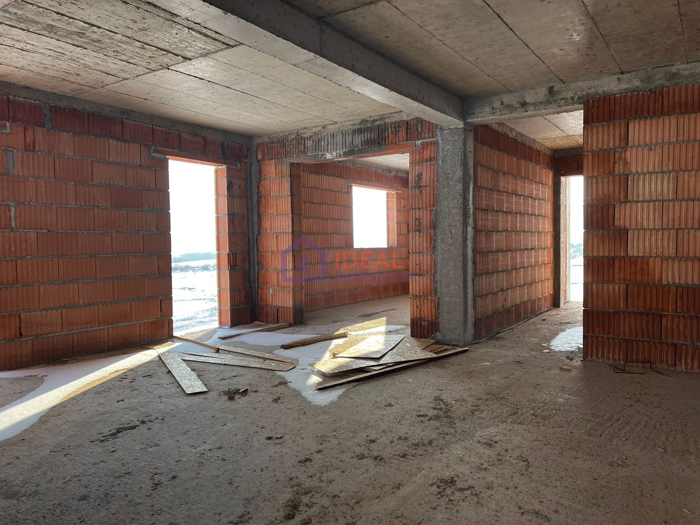 Casa Single cu teren in zona Bazinul de Apa - Poză 4