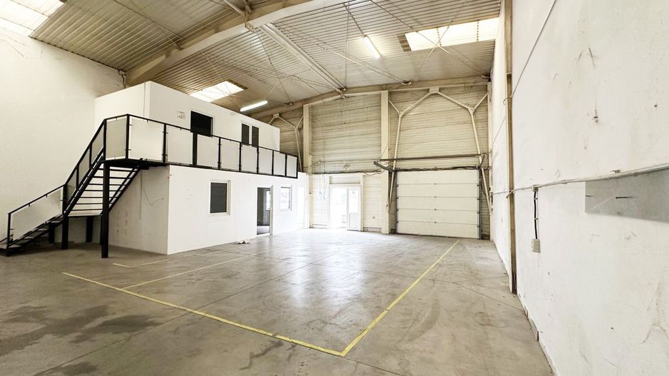 Hala mica de inchiriat Arad central 167 mp, cost redus, acces TIR - Poză 4