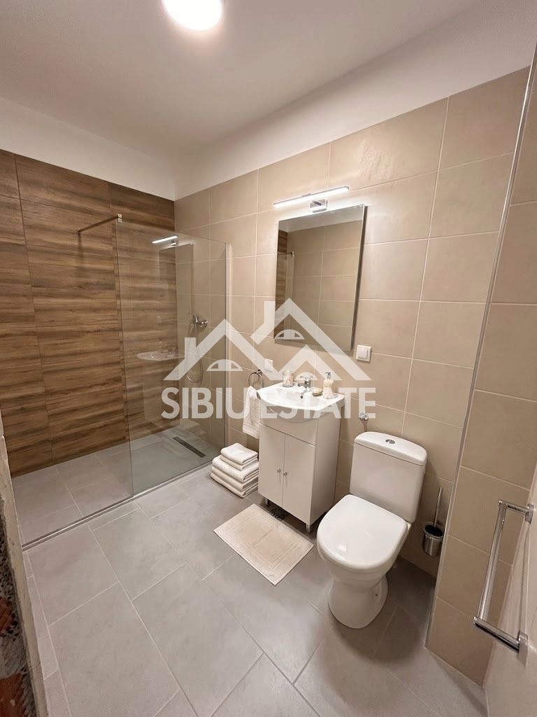 Apartament spatios si modern, 3 camere si balcon - Poză 2