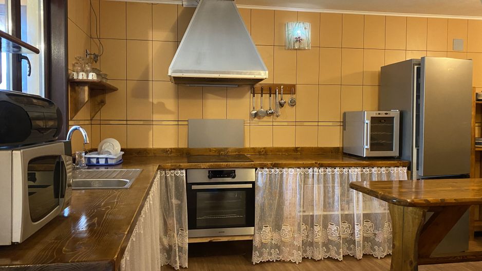 Vanzare casă la poalele Bucegilor!Potential pt. locuinta sau pensiune - Poză 11