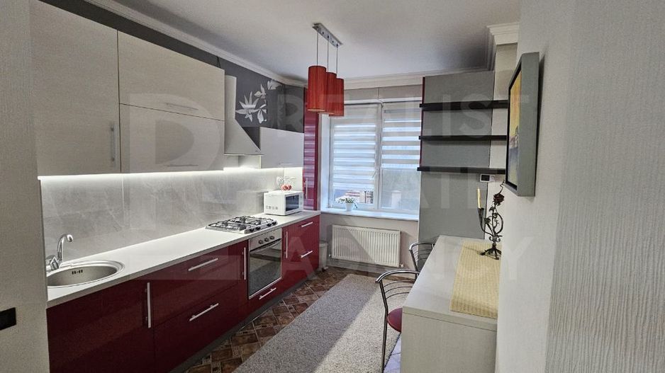 Chirie apartament, 3 camere, str. București, Centru - Poză 4