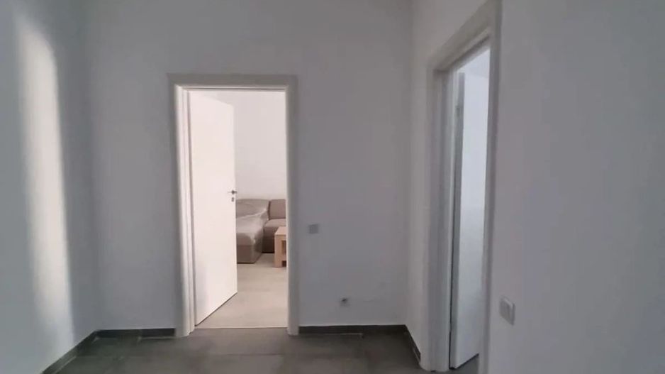 apartament 2 camere si loc parcare subteran - Poză 2