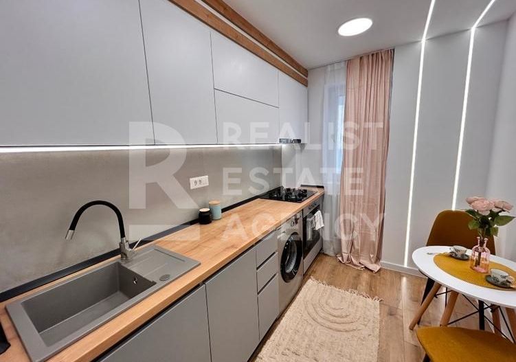 Vânzare, apartament cu 3 camere în zona Drumul Taberei - Poză 5