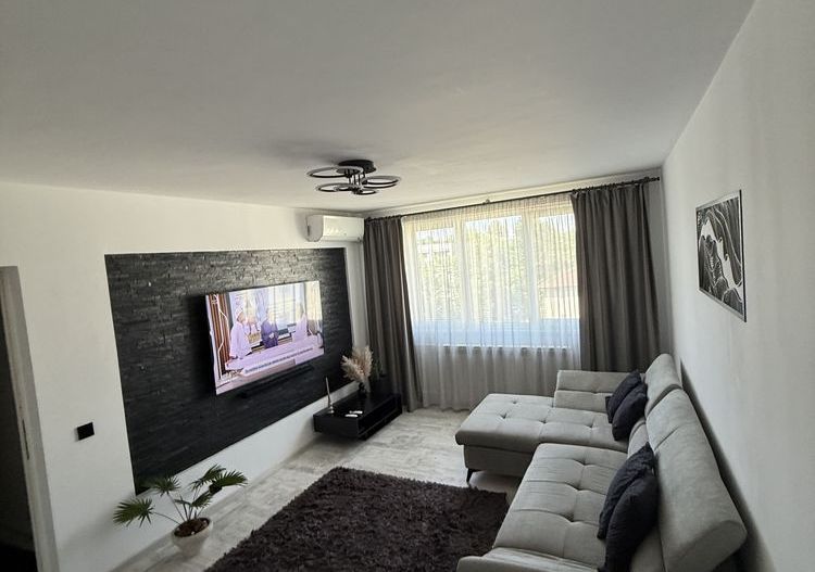 Apartament 3 camere renovat bloc anvelopat Valea Argesului, Drumul Tab - Poză 1