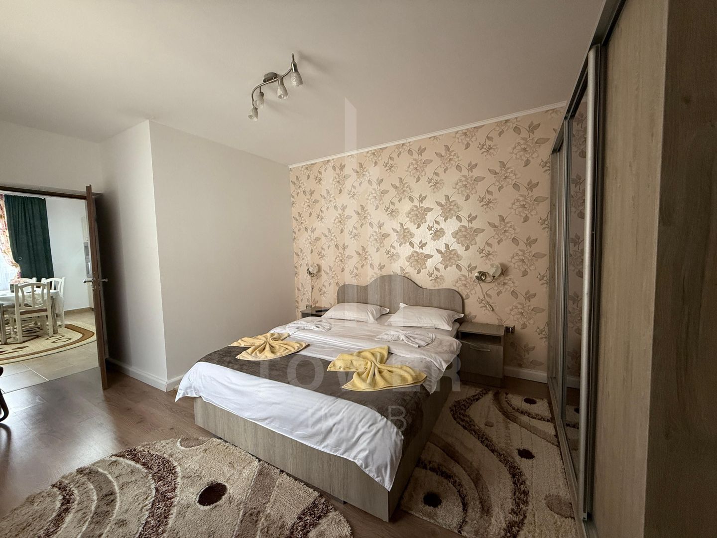 Super oportunitate! Vilă spațioasă pe 3 niveluri + casă separată - Poză 12