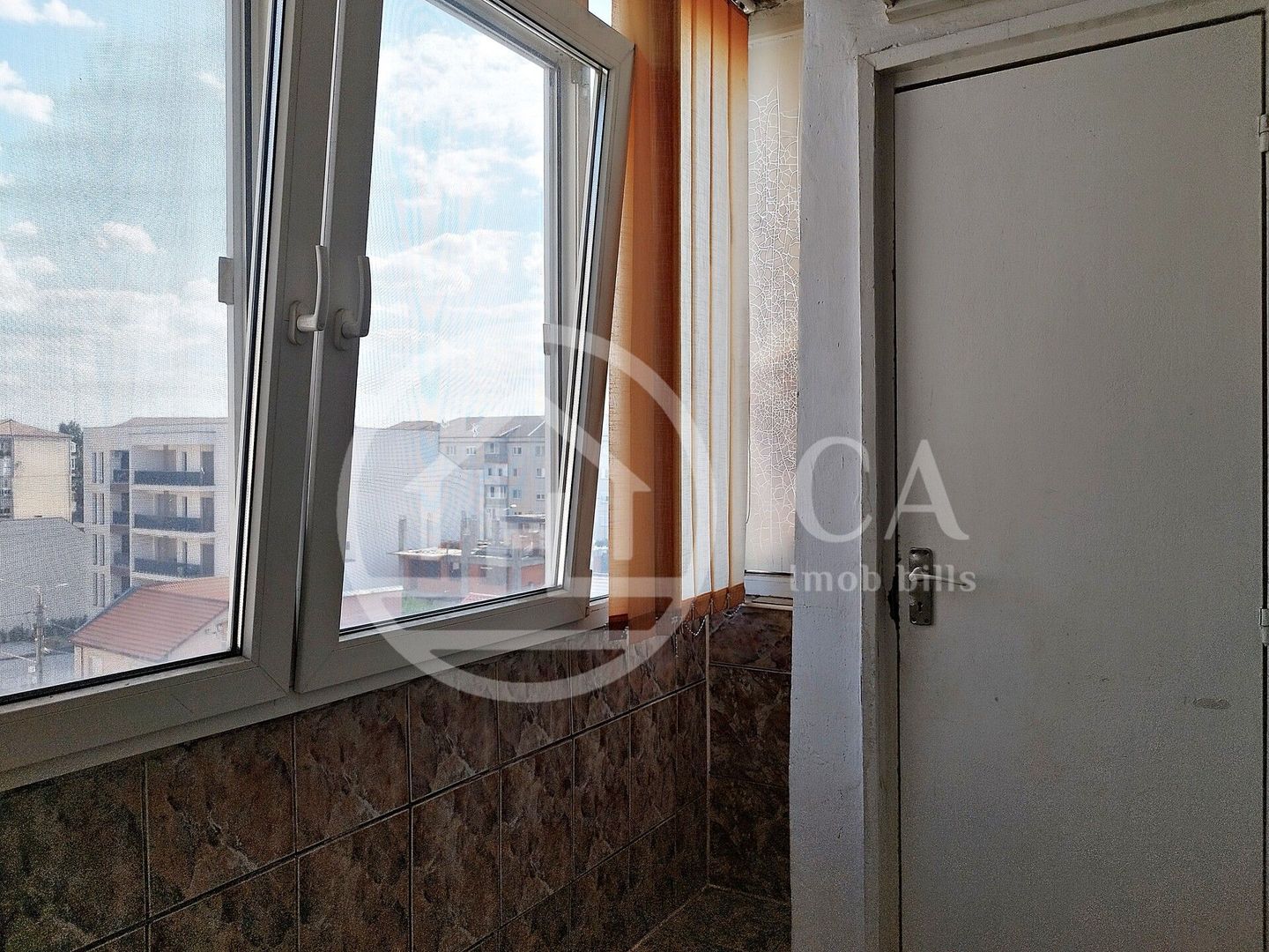 Apartament cu 3 camere de vanzare in zona Nufarul, Oradea - Poză 12
