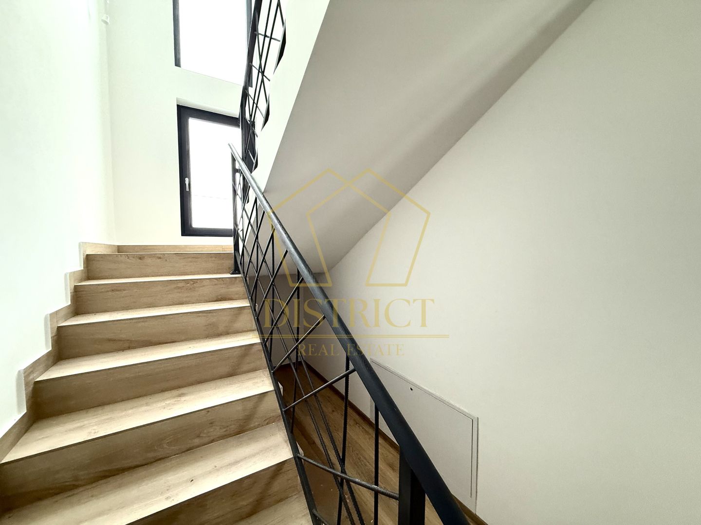 COM 0% Duplex deosebit cu 4 camere si 2 bai | Beregsau Mare - Poză 4