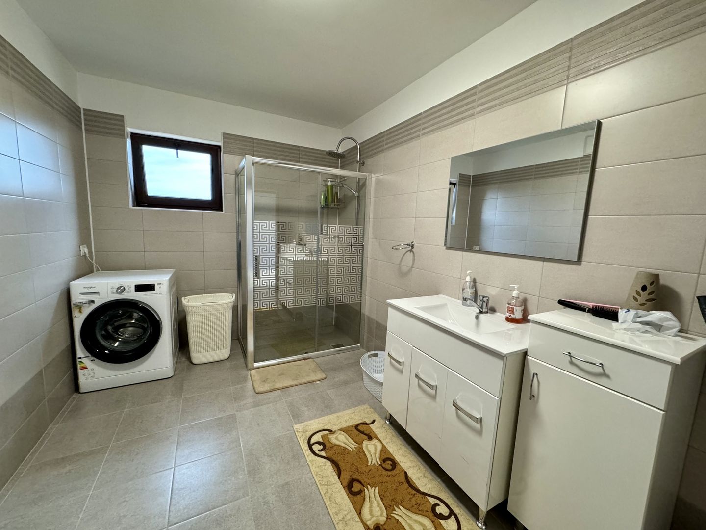 Casă Spațioasă de Vânzare în Ghimbav | Două Apartamente | Teren 579 mp - Poză 22