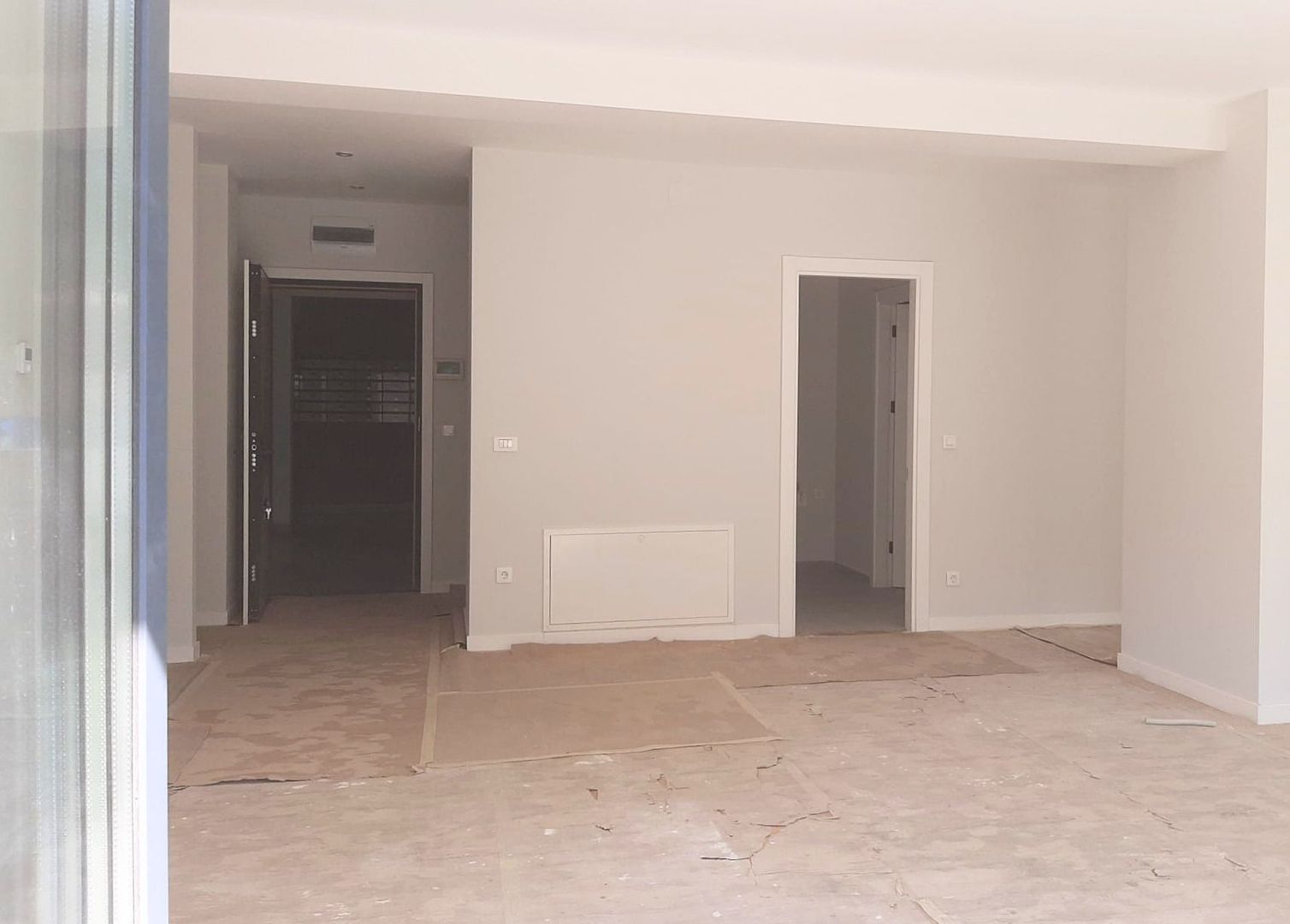 APARTAMENT PREMIUM CU 5 CAMERE ȘI GRĂDINĂ PRIVATĂ DE 160 MP - Poză 4