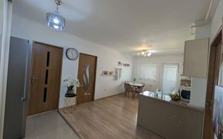 Apartament cu 3 camere, balcon închis, parcare cu CF separat. - Poză 3