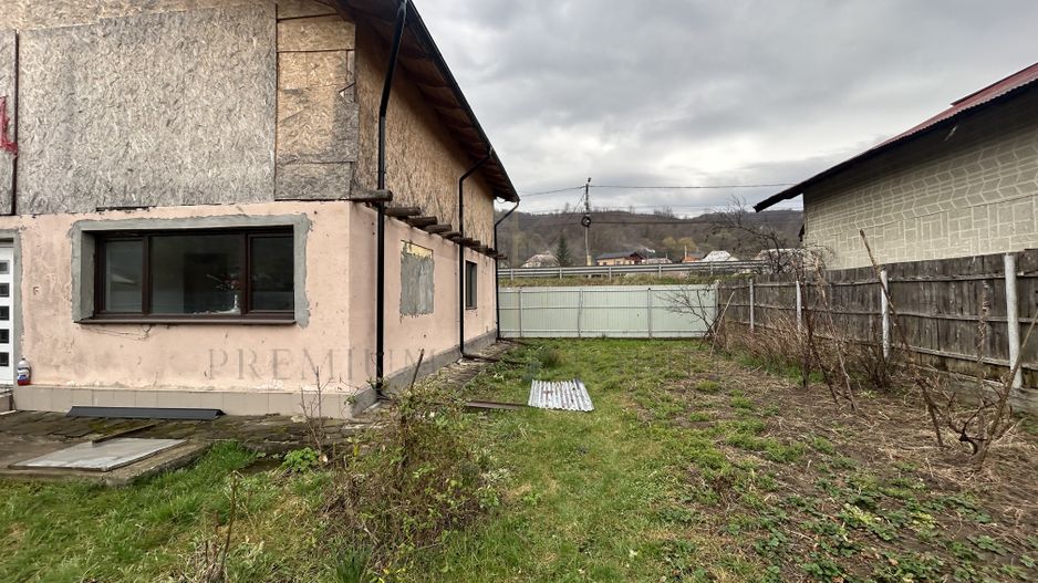 Casa de vanzare in Slanic Moldova . - Poză 20