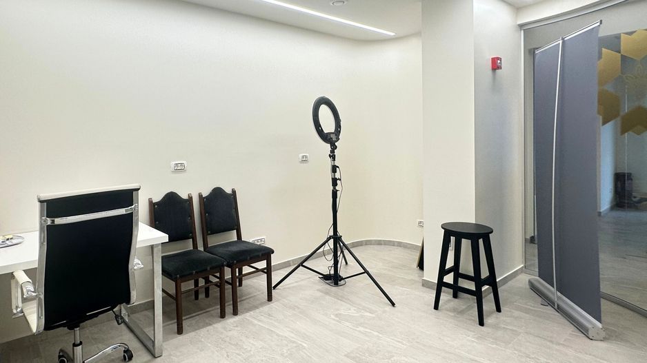 De vânzare Centru Medical Multifuncțional 196 mp zona Coresi - Poză 12