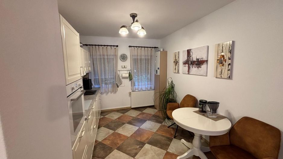 Vila deosebita aproape de padure - Poză 41