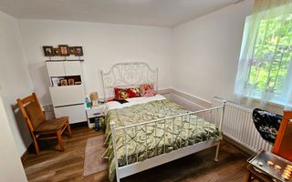 Casa renovata, 2 corpuri de cladire + anexe, 1331 mp teren, Paclisa - Poză 6