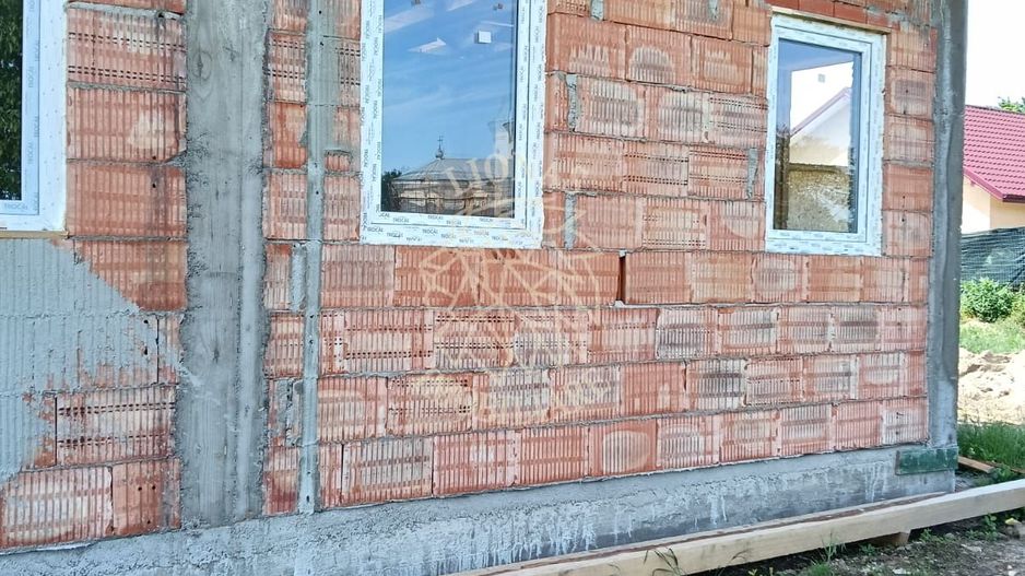 Proiect Casa 5 camere+garaj la rosu 44 mp-teren 553mp-Holboca - Poză 3