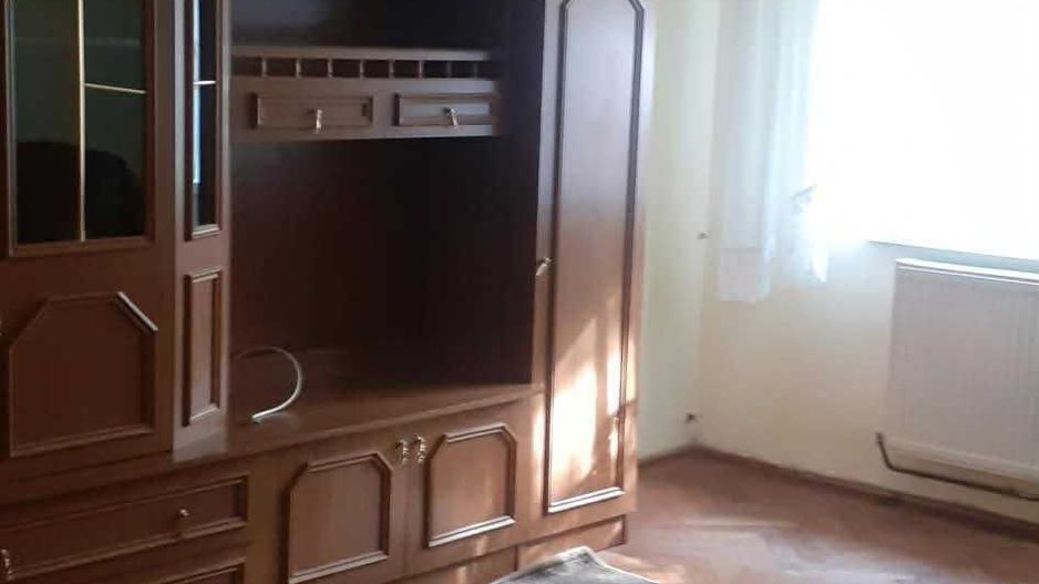 Inchiriez apartament 2 camere - Tolstoi - Poză 1