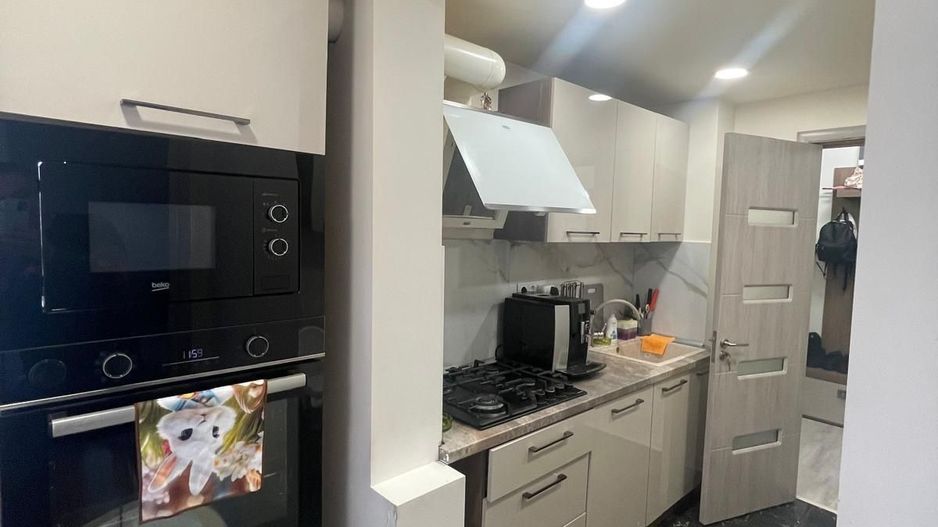 Vanzare apartament 3 camere in Titan, 5 minute metrou Grigorescu, renovat total - Poză 2