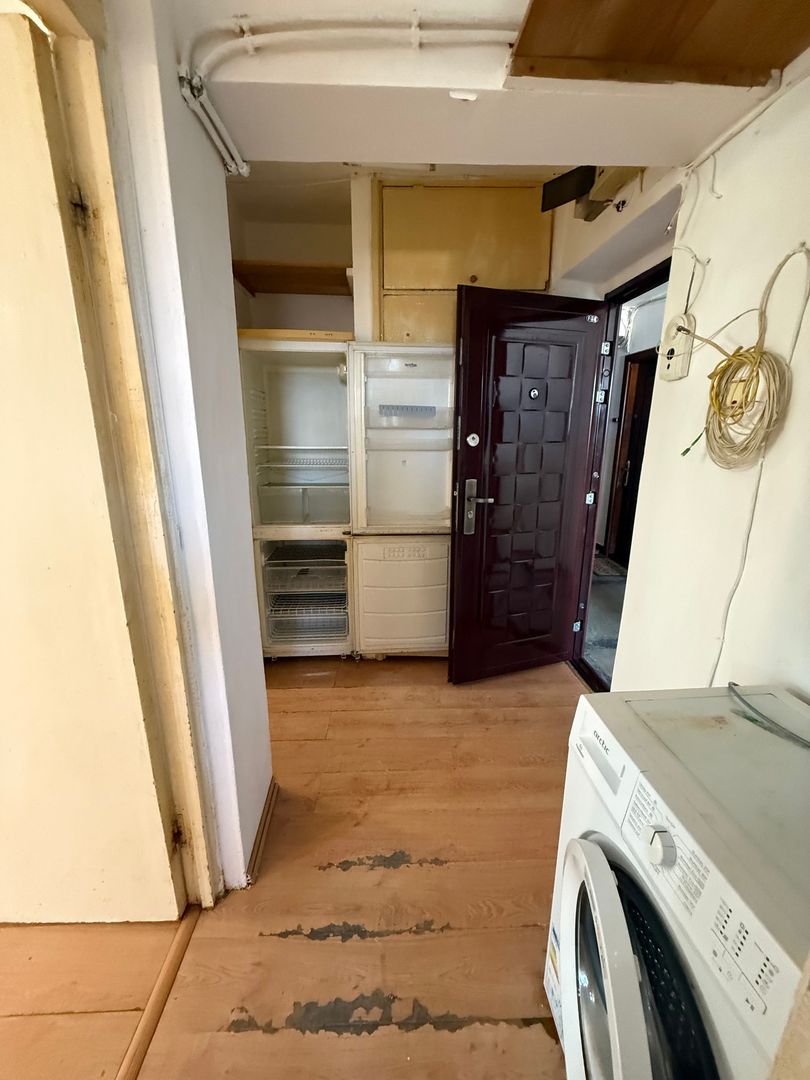 Garsonieră 27 mp cu balcon - etaj 2 - nemobilata -bloc an 1980 - Poză 16