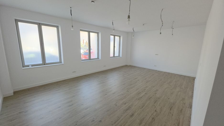 Apartament 4 camere de inchiriat nou în zona Armenească - Universitate - Poză 2