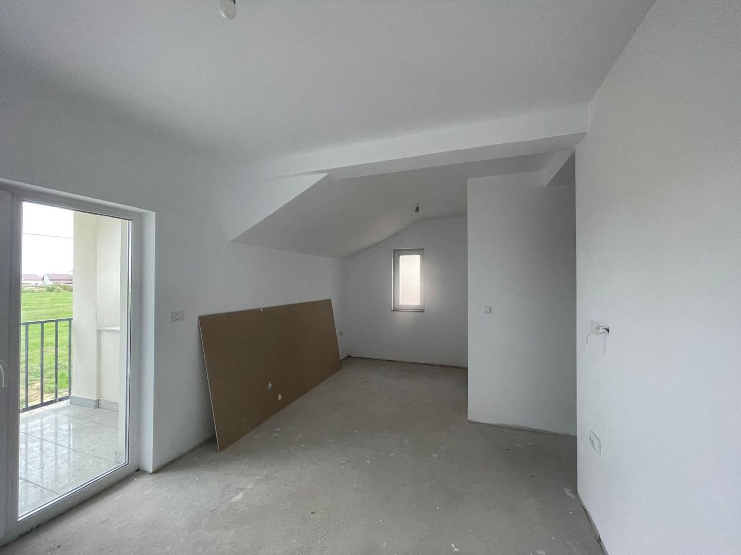 Duplex 5 camere - pozitie excelenta - Mosnita Noua - Poză 10