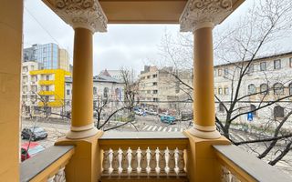 Apartament boieresc partial renovat - Poză 1