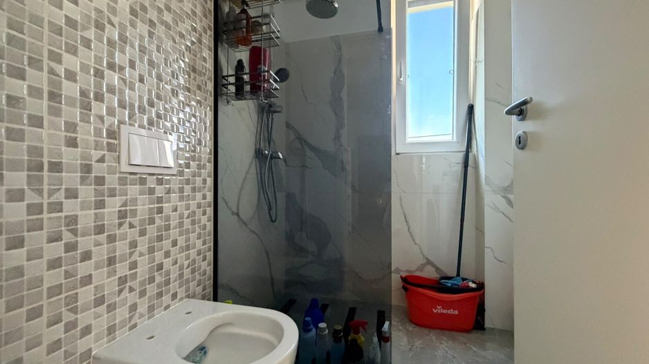 Apartament cu 3 camere, 2 bai si loc de parcare - Poză 13