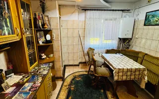 3 decomandate, centrala, 1 Mai - 110 000 Euro - Poză 29