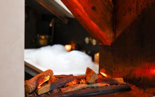 Bijuterie arhitecturală cu dotări smart in centrul Brasovului - Poză 11