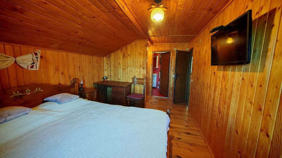 Casa / pensiune investitie sat Pestera, Moieciu, Bran - Poză 13