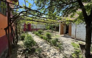 Casă de vânzare în Arpașu de Jos | 1350 mp teren | curte mare, șură și grajduri - Poză 3