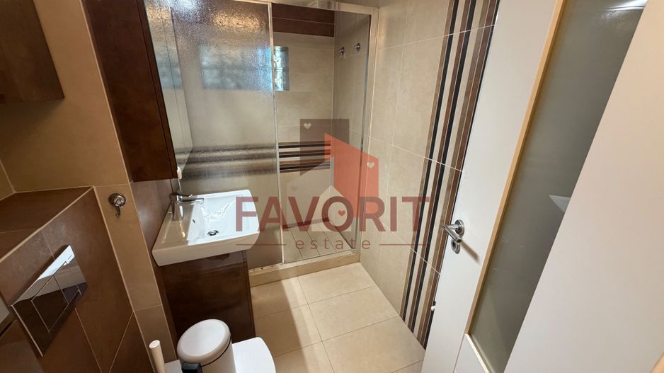 Etaj 2. Disponibil imediat. Garaj. Pozitie excelenta - Poză 19