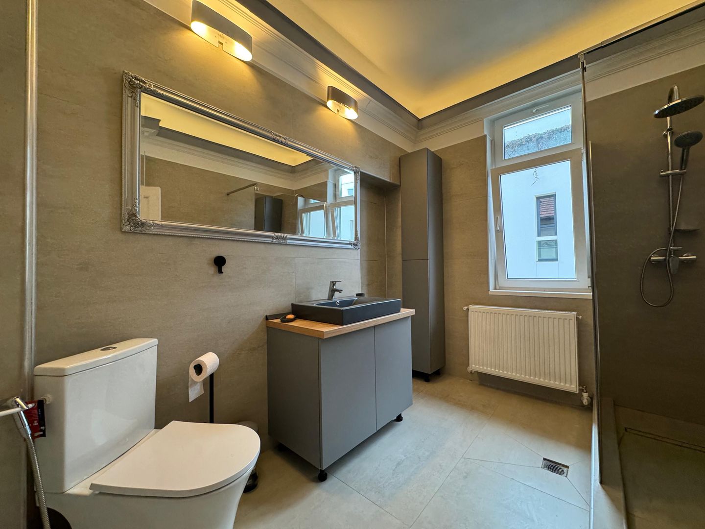 Etaj intreg, 5 camere in VILA INTERBELICA 180 mp, renovat - Poză 15