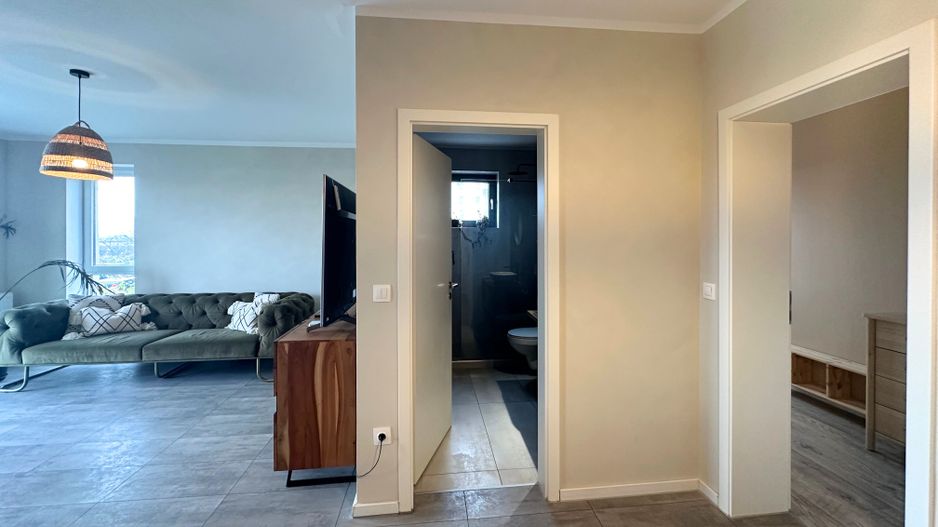 Apartament 2,5 camere chic cu grădină balcon vitrat și mobilier premium - Poză 18