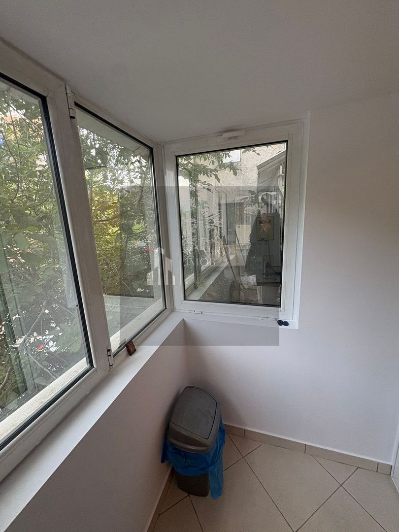 4 camere  etaj 1 /450 m METROU UNIRII - Poză 4