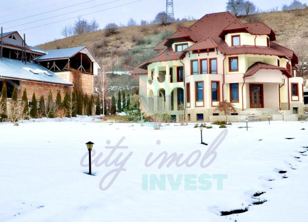 Vila spatioasa in zona exclusivista a orasului Piatra Neamt - Poză 13
