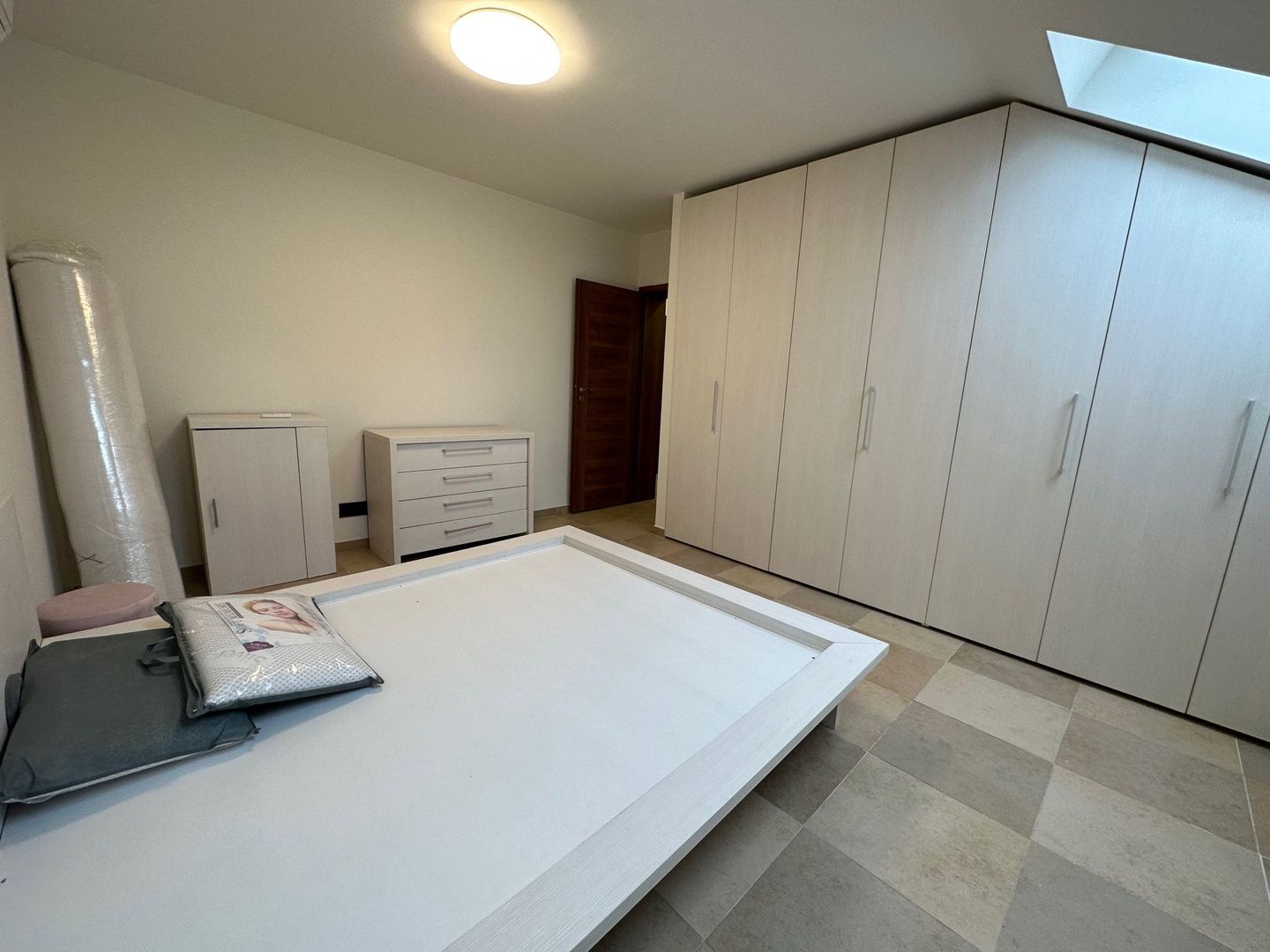 Apartament cu 3 camere de închiriat Dumbravita - Poză 15