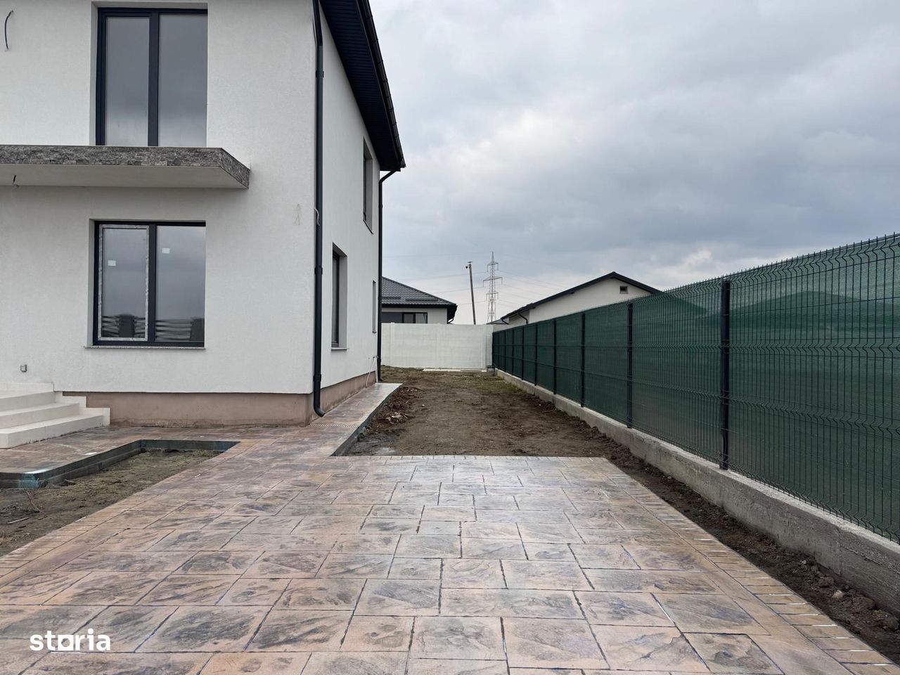 Casa modernă cu 4 camere și subsolb de vanzare - Poză 1