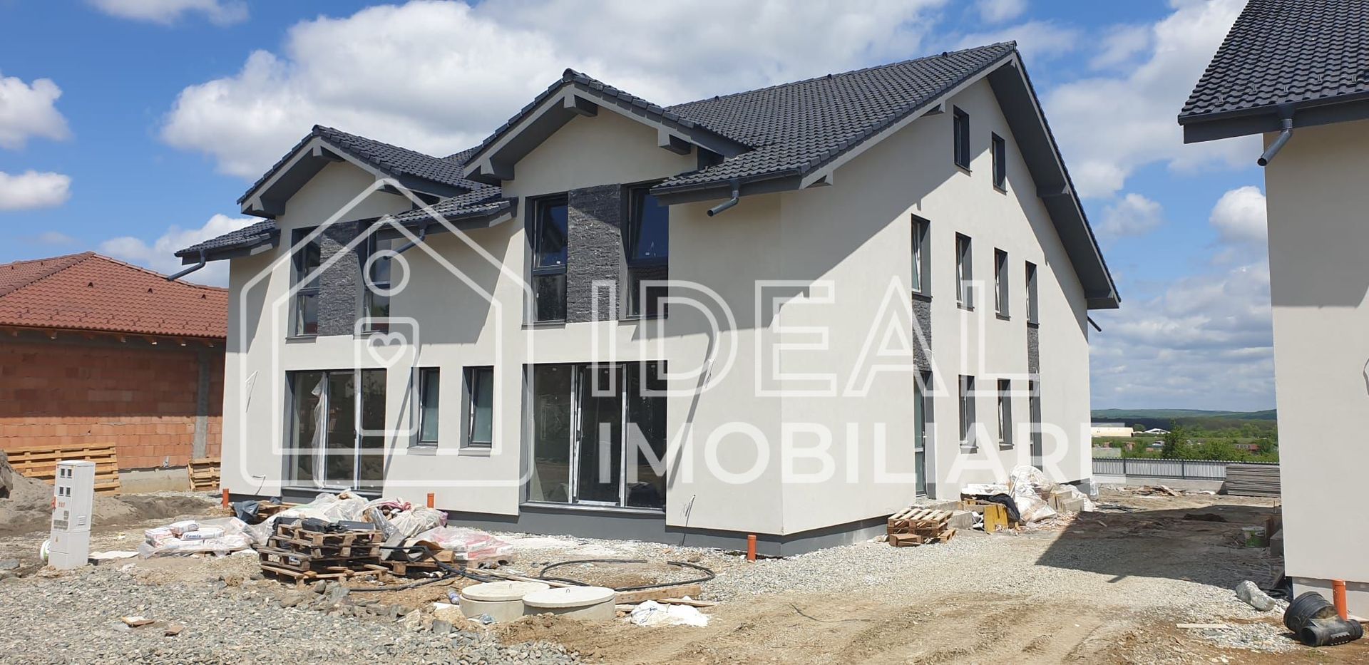 Casa tip quadruplex cu 4 camere in Calea Cisnadiei, zona Casa de Apa - Poză 4