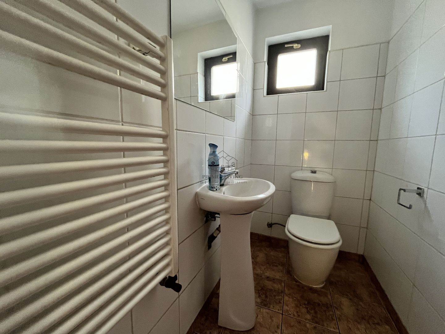 VILA CU 5 CAMERE LA INCHIRIERE PE MALUL LACULUI STRAULESTI - Poză 17