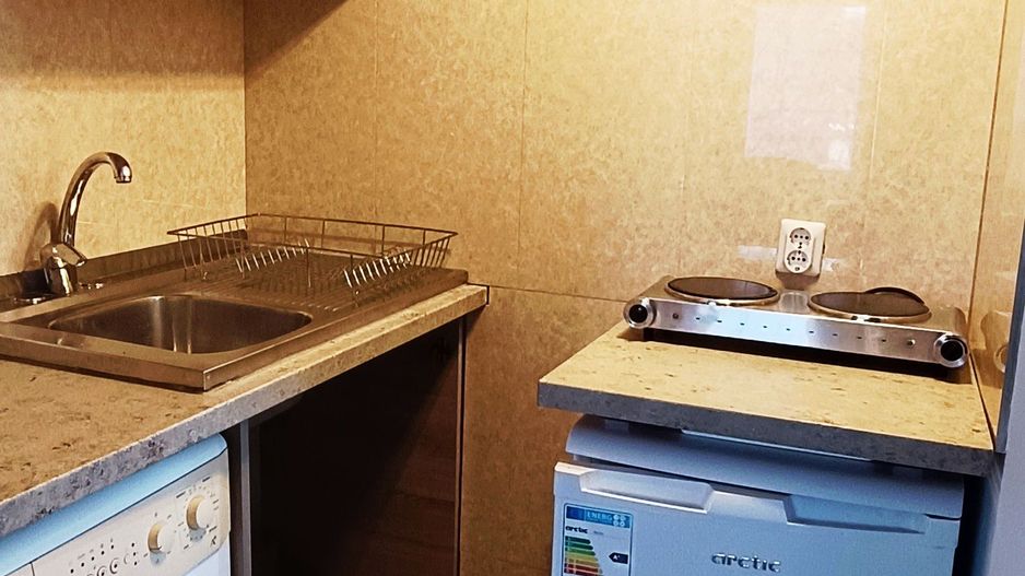 Garsoniera mibilata si utilata,central langa baza colinei - Poză 5