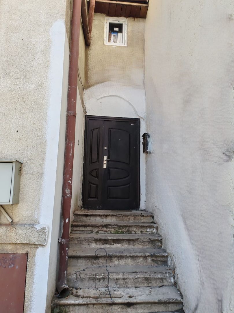 Vanzare apartament 5 camere in vila zona Calarasi - Poză 2