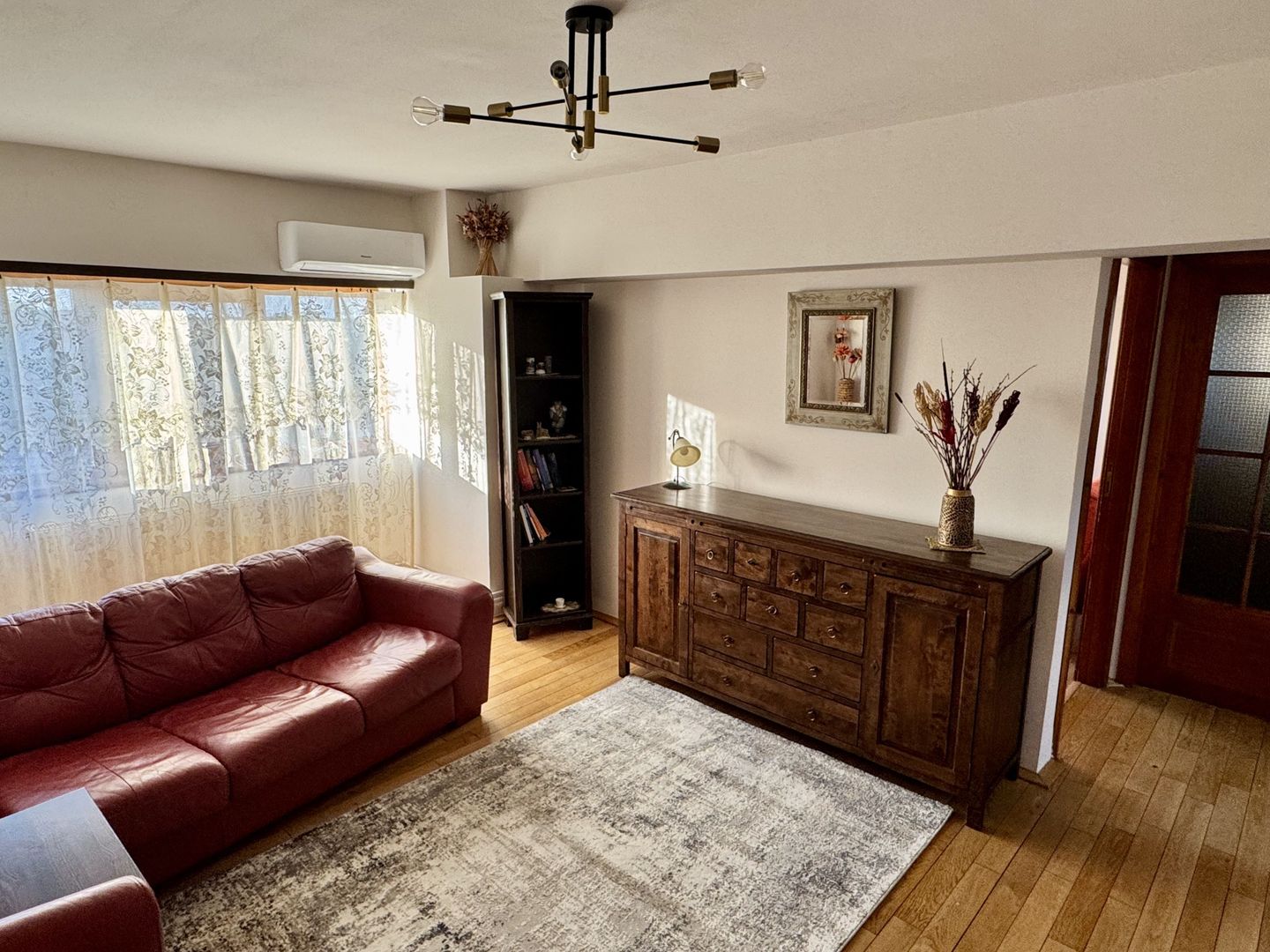 APARTAMENT SPATIOS SI LUMINOS - Poză 5