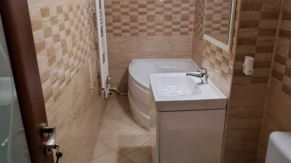 3 camere decomandat | 75 mp | 2 băi | 2 balcoane | Micro 17 - Poză 7