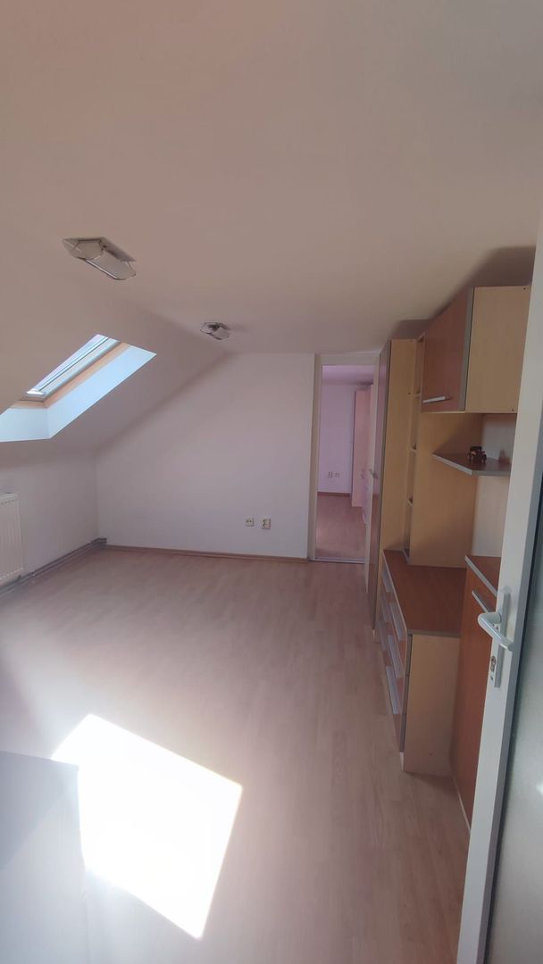 Casa de Inchiriat zona Piata 1 Mai - Poză 11