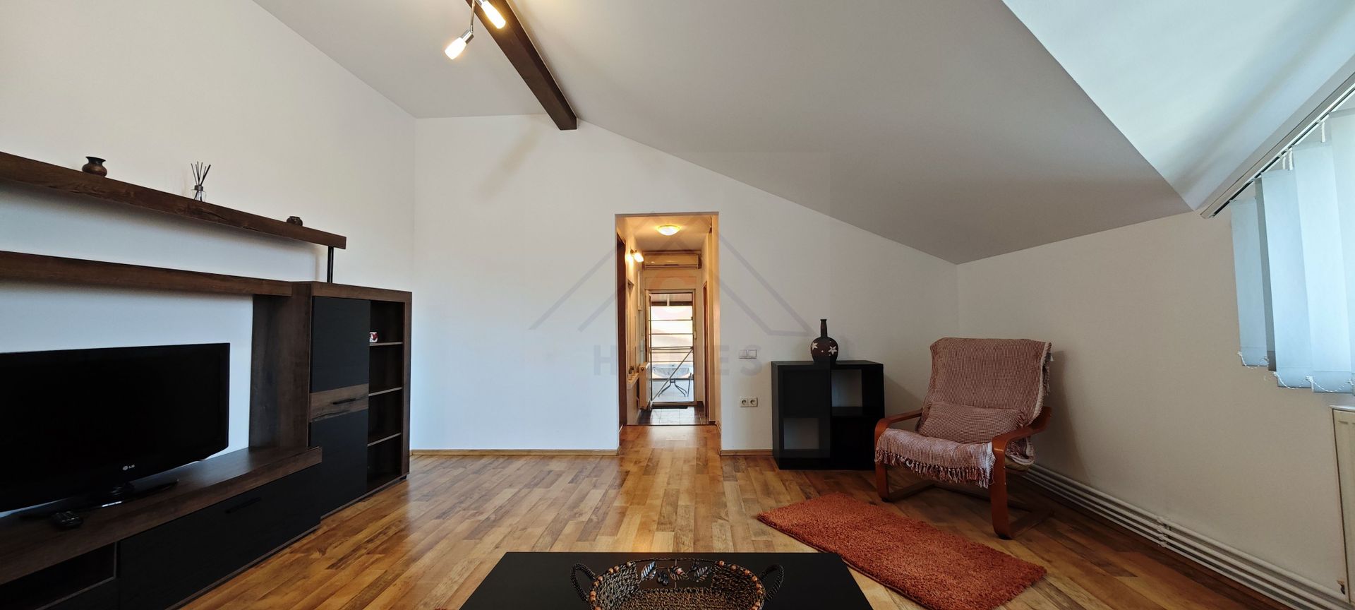 Apartament la casa,  aproape de 700! - Poză 14