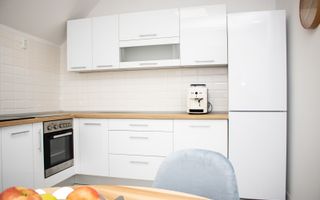 Apartament 3 camere | Etaj 1 | Renovat | Curte | Central - Poză 8